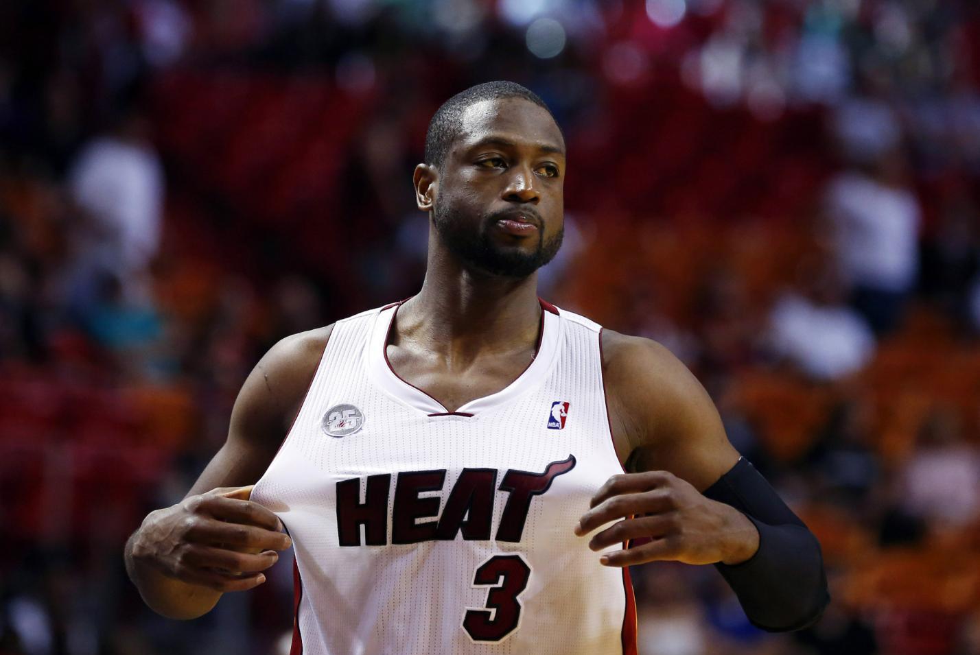 媒体人：河南球迷个人项目《制造越位》本周日将在郑州开展（媒体人披露：河南球迷自发项目《制造越位》将于本周日在郑州启幕）