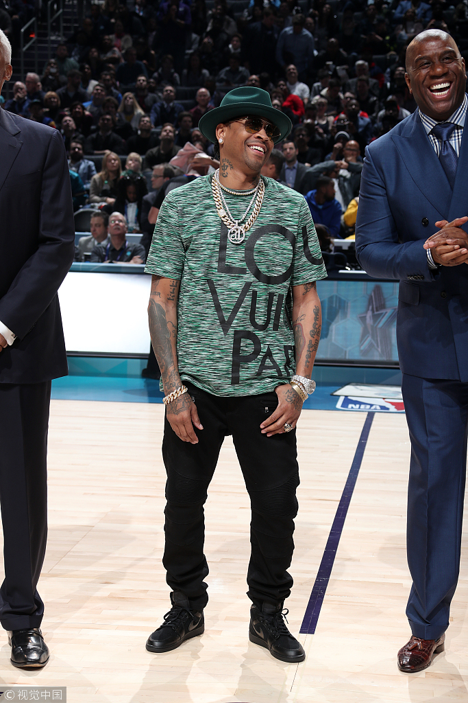 六边形战士！广东小外援奎恩19中11得到29分6篮板7助攻5抢断（攻防一体的广东小外援奎恩：19投11中砍下29分6篮板7助攻5抢断）