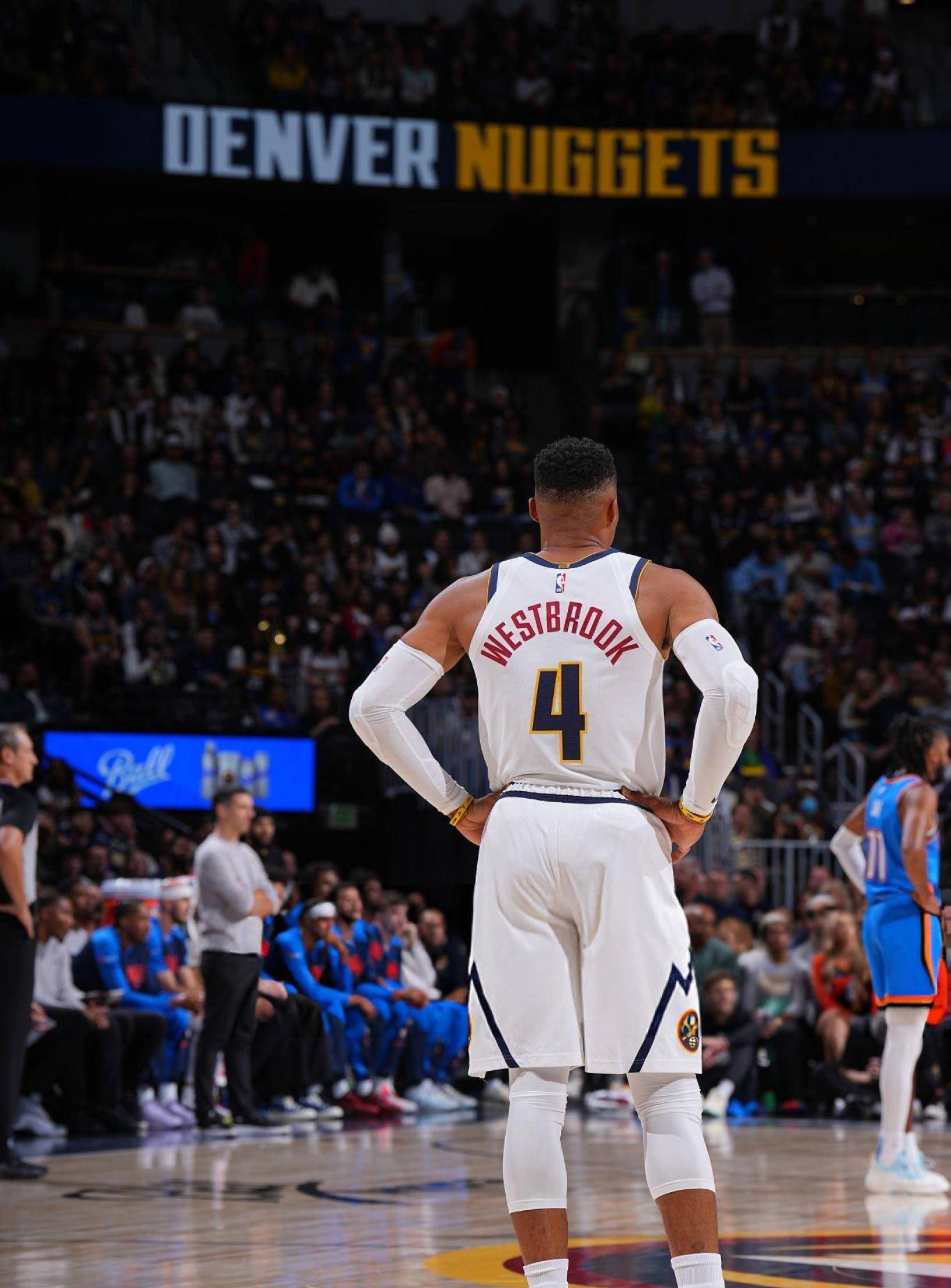 杜兰特半场20分，谢泼德高效，火箭半场57-57独行侠（杜兰特半场砍下20分，谢泼德高效发挥，火箭与独行侠半场57平）