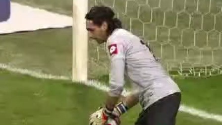 连场扑点，小米林科维奇当选那不勒斯0-0科莫全场最佳球员（小米林科维奇连场扑点，荣膺那不勒斯0-0科莫全场最佳）