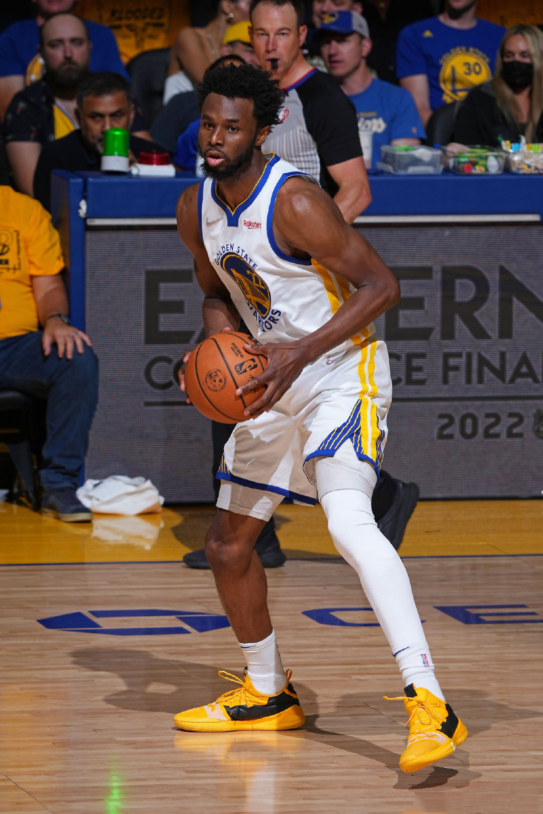 辟谣，并非与他人女友谈恋爱，埃纳社媒：一切都是剧本（澄清传闻：并未与他人女友交往，埃纳社媒称一切皆为剧本）